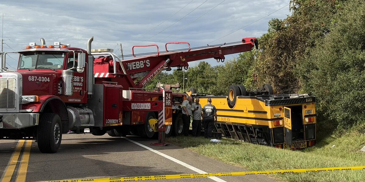 ktivnews's tweet photo. 10th grader killed after school bus full of students rolls over in crash: ‘Terrible, tragic morning’ https://t.co/zuuuhoiwmh