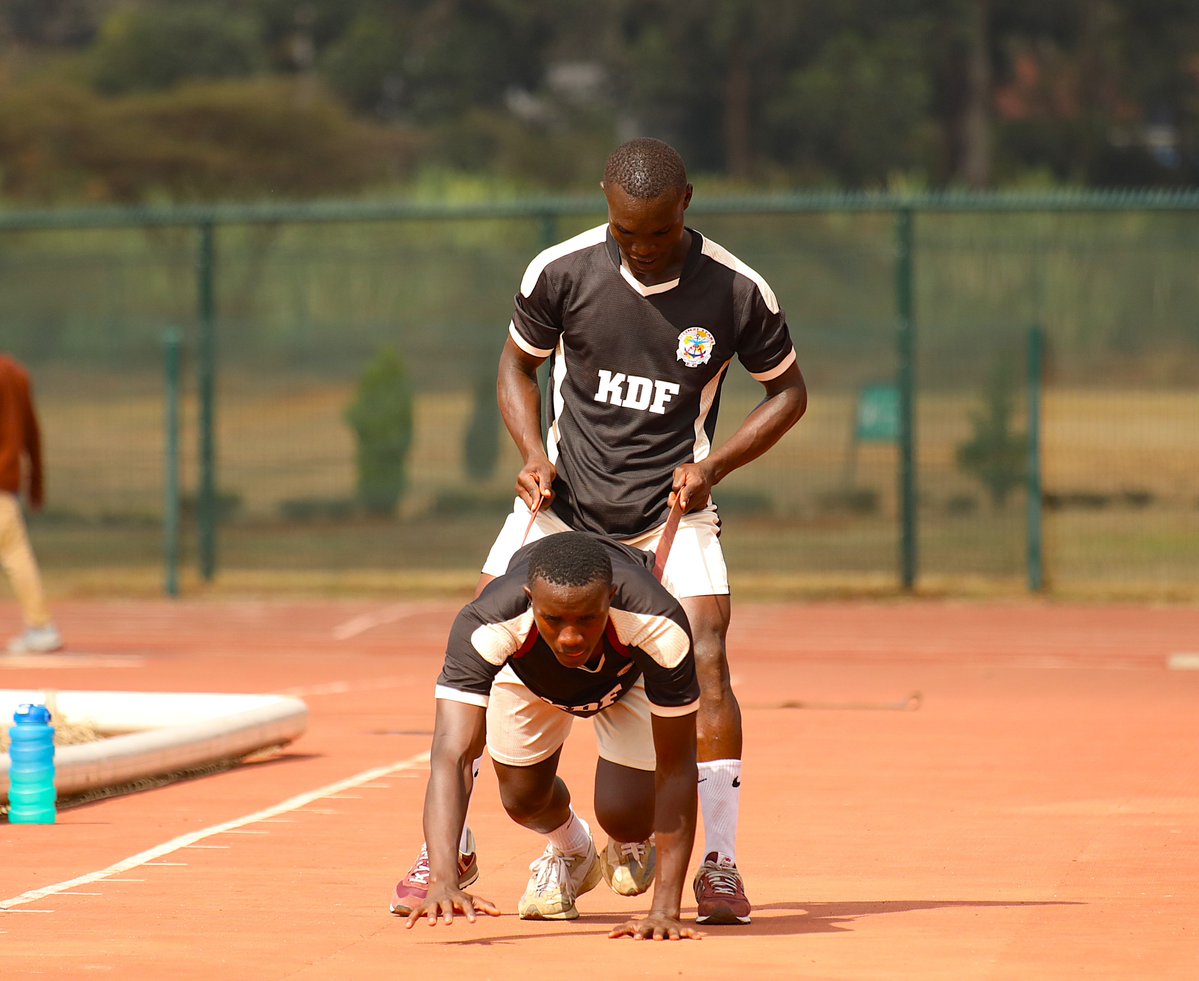 UlinziStarsFC's tweet photo. π΄βͺβ« | Monday flex πͺ
#GBUs
#TwendeGame
#SportPesaLeague https://t.co/W1i75vZj07