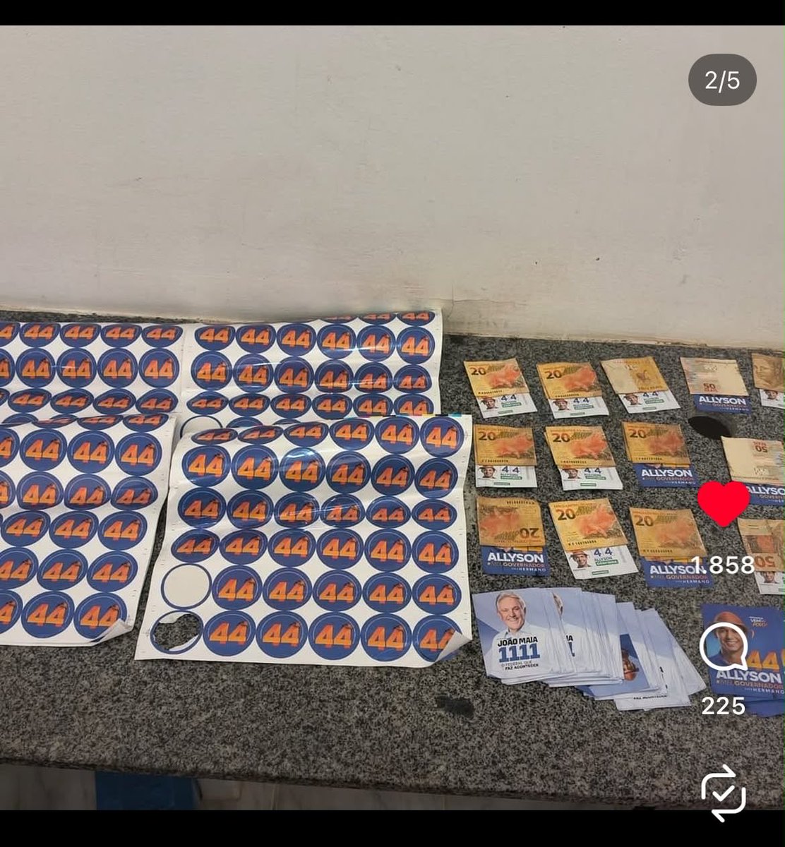 rafaelprea's tweet photo. Allyson Bezerra, o menino humilde, ontem queimou dinheiro no RN comprando voto com força. É o jeito dele de combater a “velha política”.  

O RN não pode retroceder, no segundo turno é 1️⃣3️⃣ pra eleger @caduxavier governador https://t.co/bRYINlJTvn