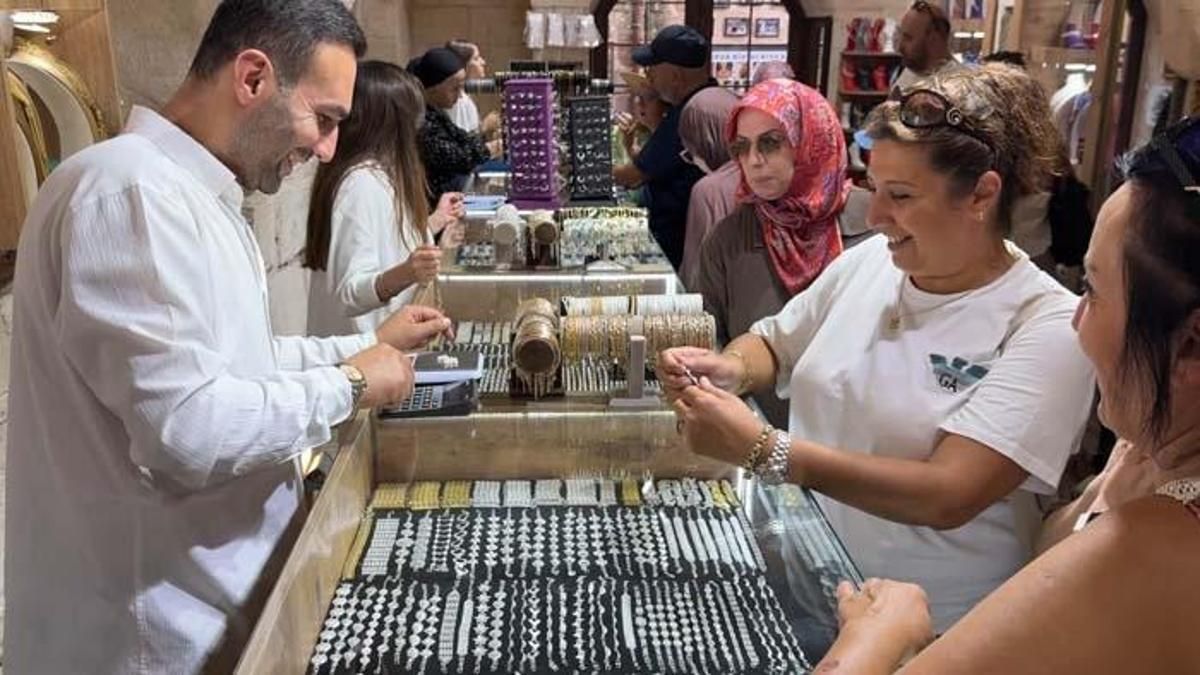 cnnturk's tweet photo. Midyat’ın 3 bin yıllık telkari sanatına turist ilgisi https://t.co/17WKr0tvKs https://t.co/RNOh8YHWEK