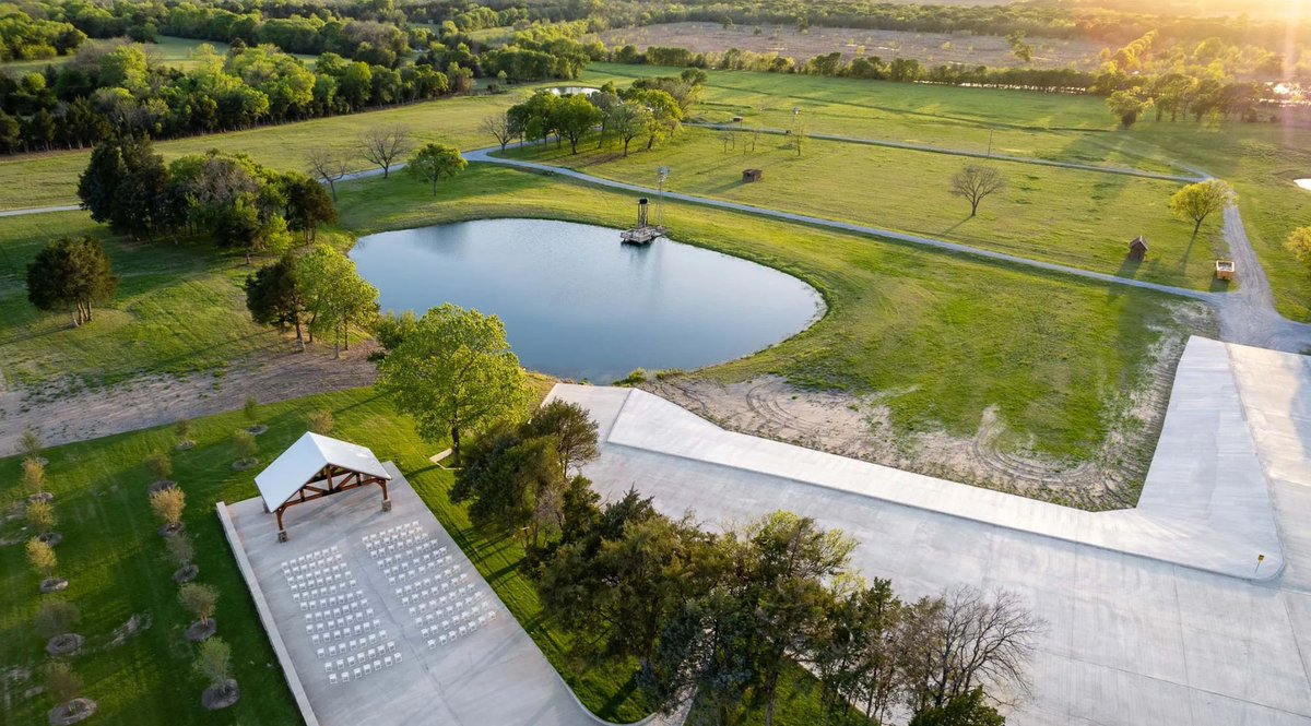BoydFarmVenue's tweet photo. Our new wedding pavilion by the ponds gives couples another beautiful outdoor ceremony setting at Boyd Farms in Lavon.

Inquire About Your Wedding 👉 https://t.co/0SjosZGZIi

#WeddingsAtBoydFarm https://t.co/sfF3zdFdkt