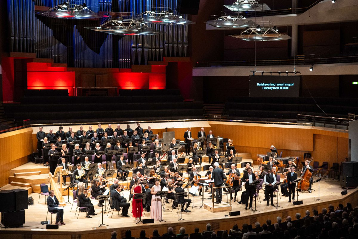 OperaRara's tweet photo. 🐶  Yesterday we brought Offenbach’s Barkouf to @BridgewaterHall for its UK premiere with @E_N_O, @the_halle, @rncmlive and an incredible cast, conducted by Paul Daniel.

Thank you to everyone who joined and supported us!

https://t.co/p6pG5v7bhO

📸 David Hughes &amp; The Hallé https://t.co/a0eVQ4iaSM