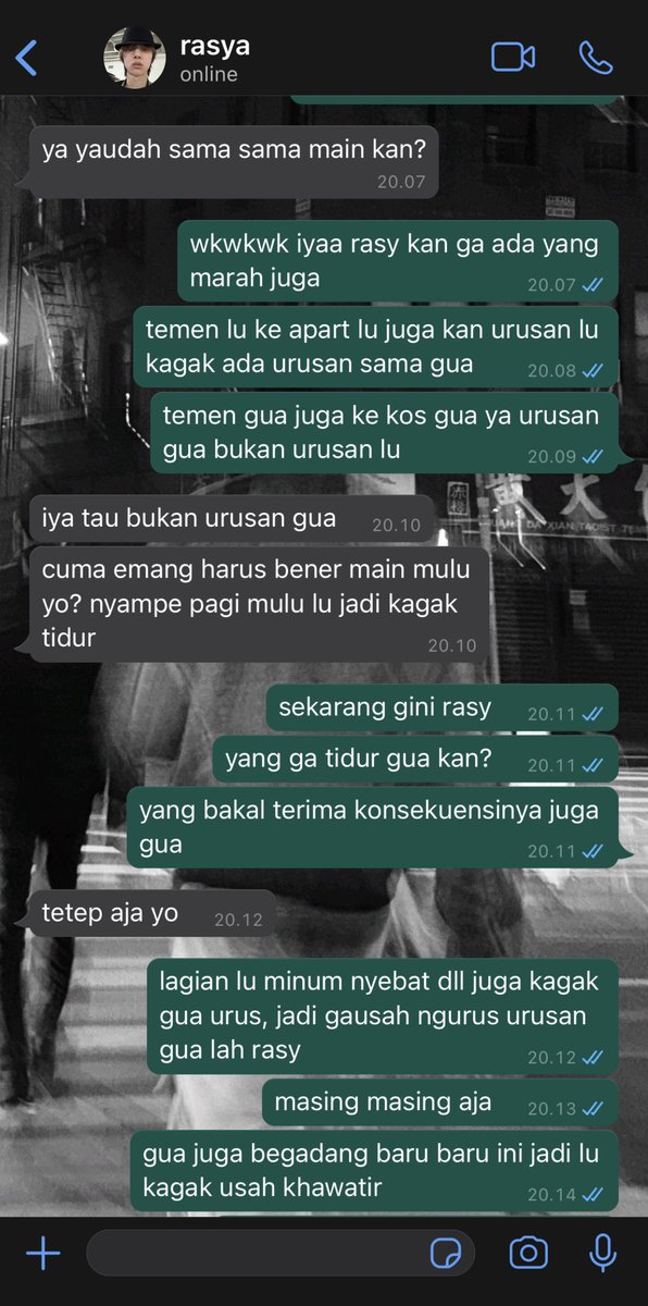 syadeeran's tweet photo. rasya ga kapok yee, biar gio aje yg ngejauh https://t.co/Az1MdjtAnj