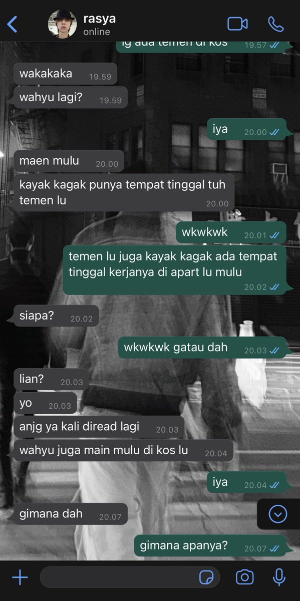 syadeeran's tweet photo. rasya ga kapok yee, biar gio aje yg ngejauh https://t.co/Az1MdjtAnj