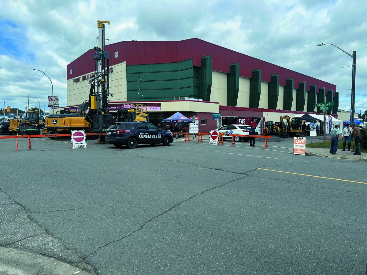 tbay25's tweet photo. The Thunder Bay Business October issue features Prime Minister Mark Carney visits Thunder Bay, the CEN CAN event, and Thunder Bay District Amateur golf. #thunderbay #cencan #MarkCarney

https://t.co/Xta8VhATUu https://t.co/THsSYdAgsa