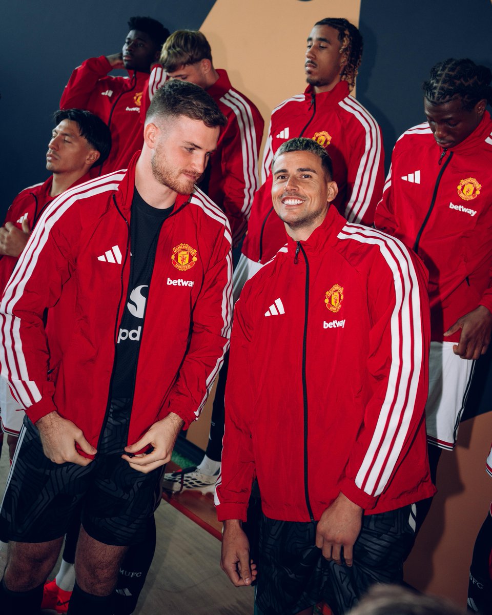 ManUtd's tweet photo. Looking good, Reds 👌