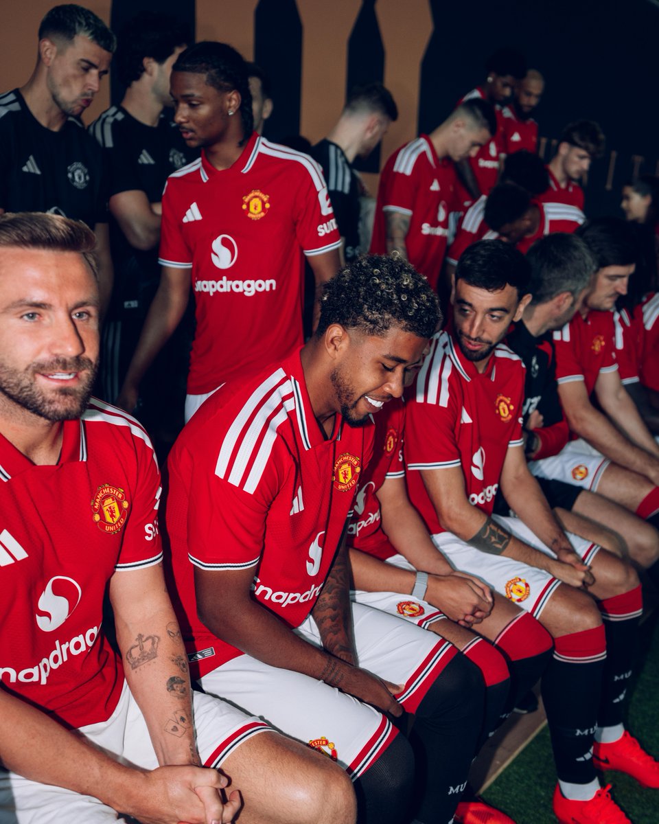 ManUtd's tweet photo. Looking good, Reds 👌
