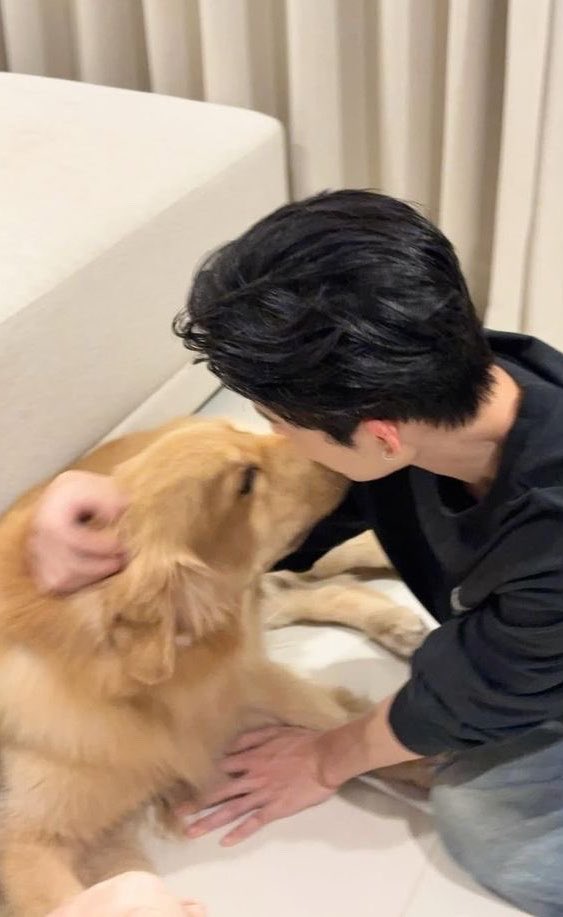 bluebluebuu's tweet photo. แม่สอนว่าเป็นพี่น้องต้องรักกันนะอ้วม https://t.co/akJXbc2jMc