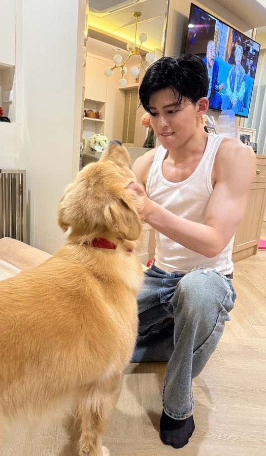 bluebluebuu's tweet photo. แม่สอนว่าเป็นพี่น้องต้องรักกันนะอ้วม https://t.co/akJXbc2jMc