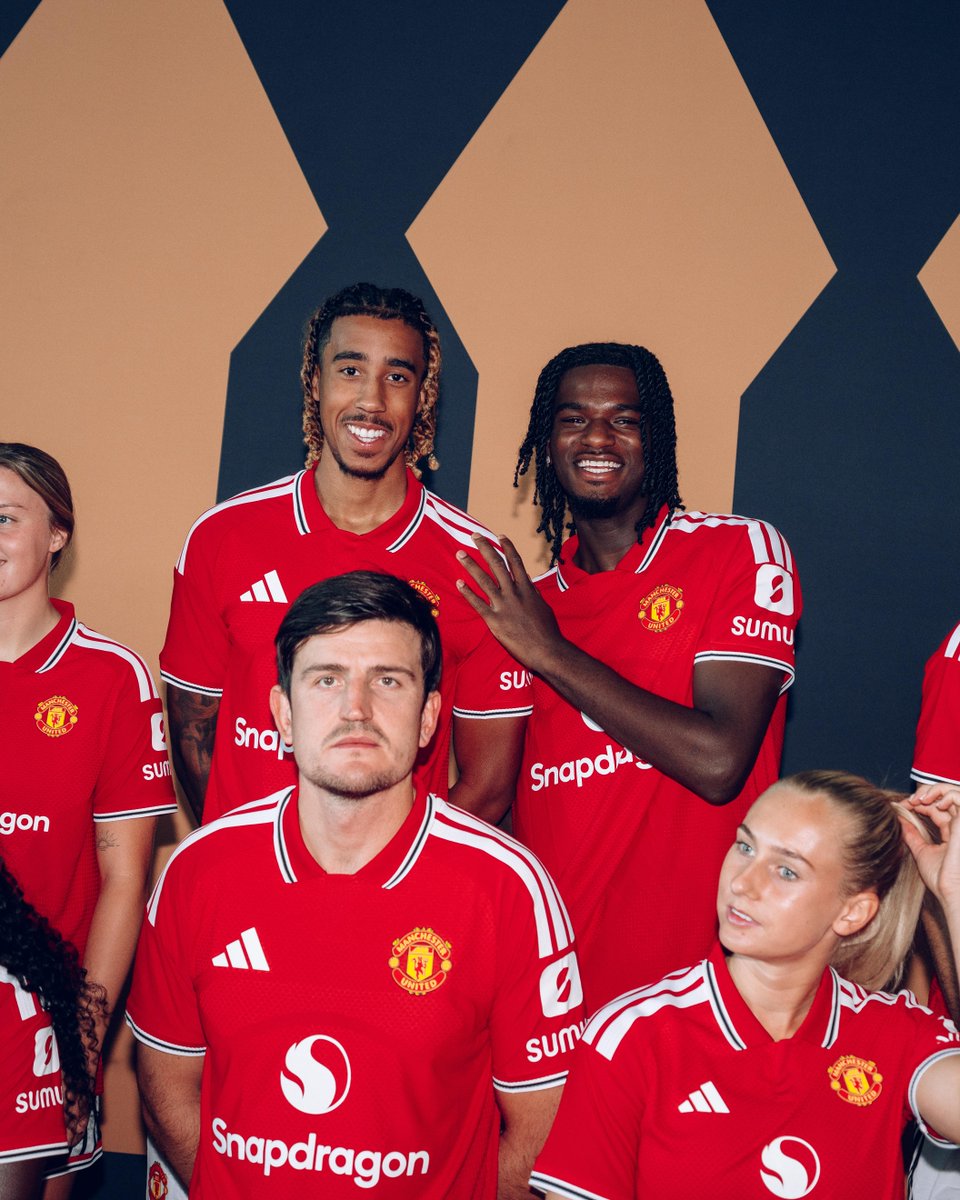 ManUtd's tweet photo. Looking good, Reds 👌