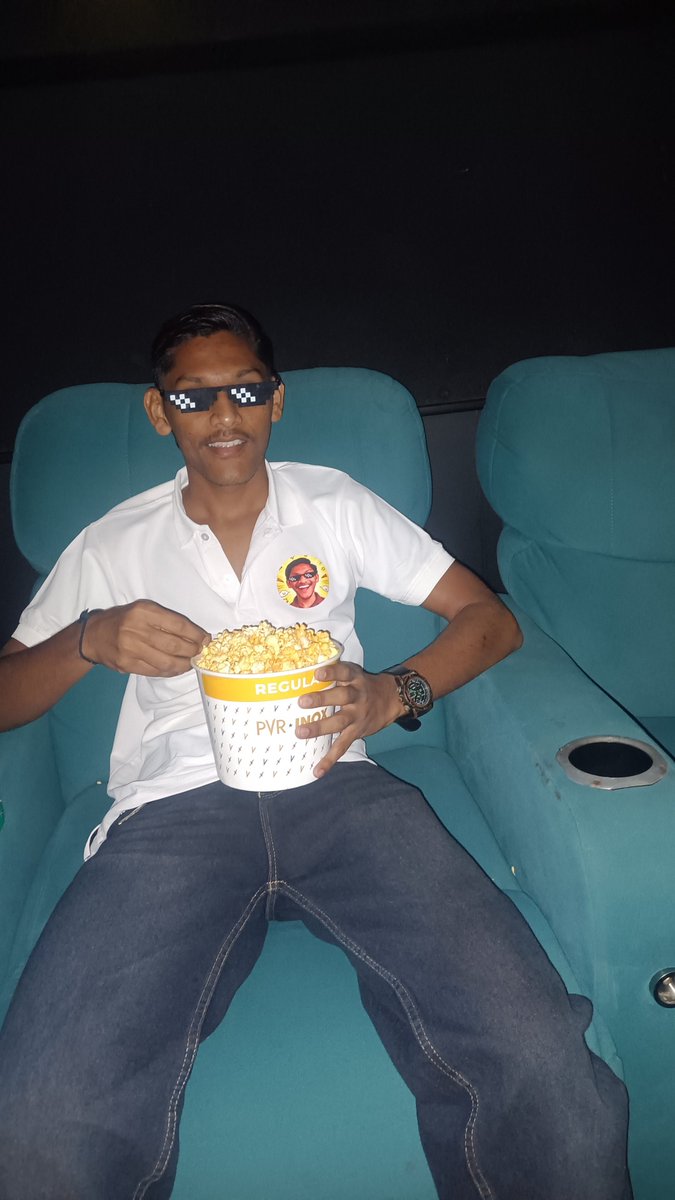 realrajpatel's tweet photo. Surti Banko in Theater 💀🔥

🎬 Watching Mitrata 🍿

📍 Location : Deepkamal Mall, Sarthana, Surat

#surtibanko #surat #theater #gujarati #mitrata https://t.co/2B8zXRYUF1