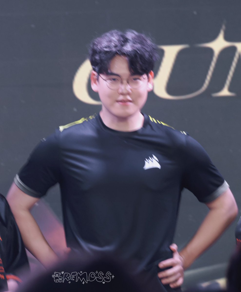 rem_css's tweet photo. 운동 조금만 해도 큰일 나겠는데… https://t.co/qZdNiLvIK9