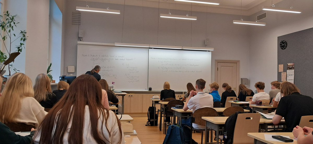 PEER2FORMATHS's tweet photo. 🇪🇪 PEER²ForMATHS pose ses valises à Tallinn !

Première journée de notre mobilité #Erasmus+ en Estonie : découverte de l’établissement, observations de cours de mathématiques et premiers échanges avec nos collègues estoniens.
@MathsAcNice @AcademieNice @DRAREIC_PACA https://t.co/r4wpkgS7XZ