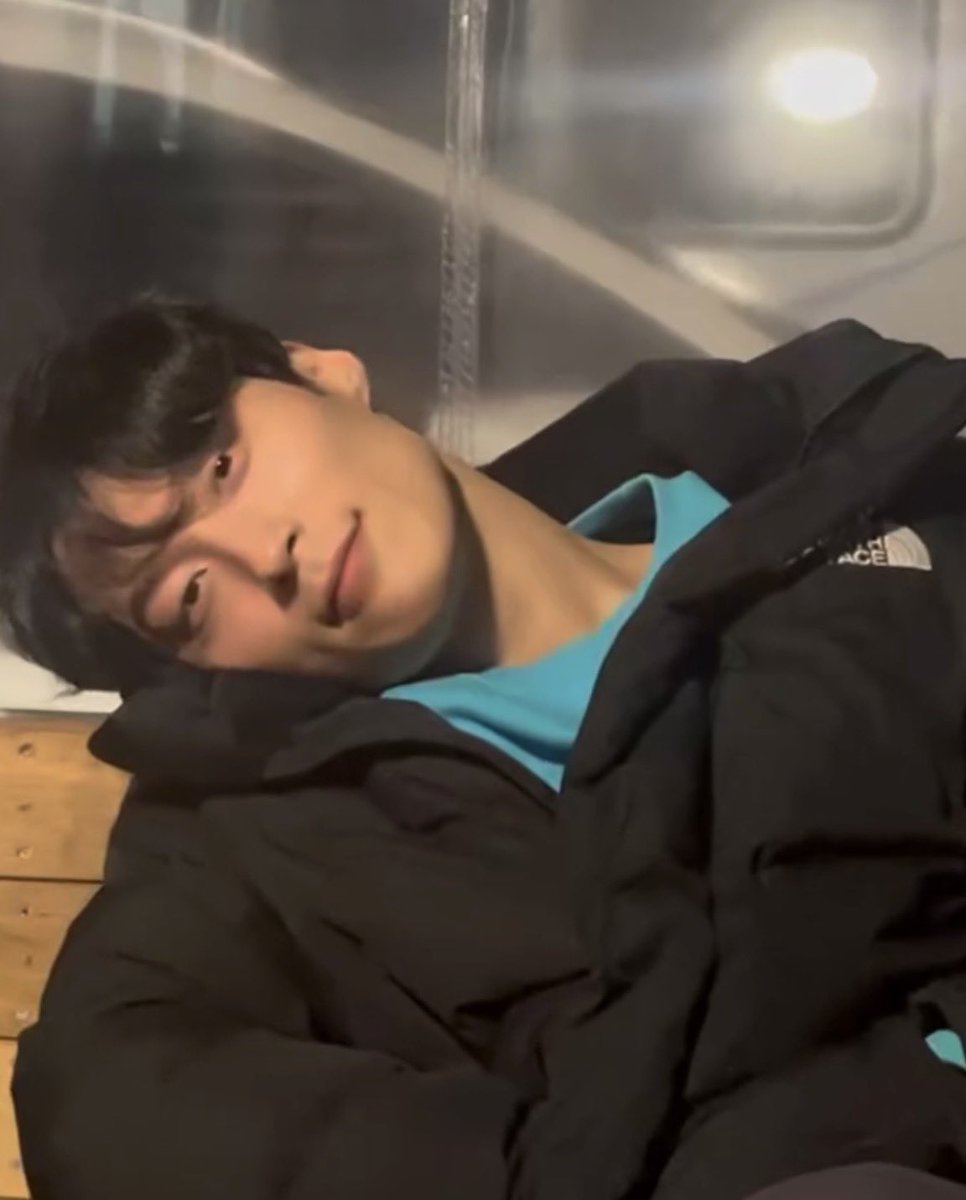 heoppi5's tweet photo. 봄 여름 가을 겨울 https://t.co/R9HOtzau6h