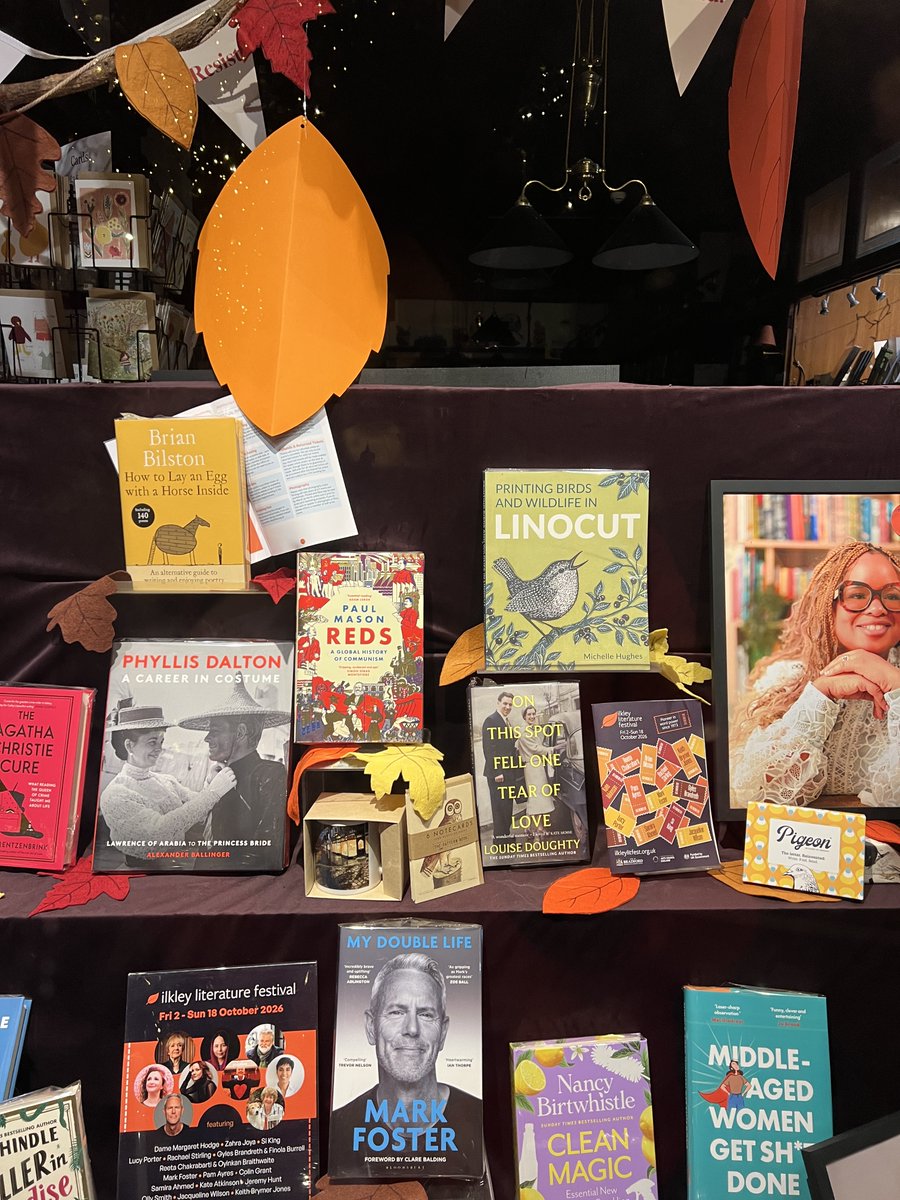 Design_York's tweet photo. I’m delighted to see Printing Birds and Wildlife in Linocut in The Grove Bookshop window for the Ilkley Literature Festival.

@GroveBookshop @ilkleylitfest @crowoodpress 

#Ilkley #IlkleyLiteratureFestival #Linocut #IndependentBookshop #Bookshop https://t.co/CugpIToxK4