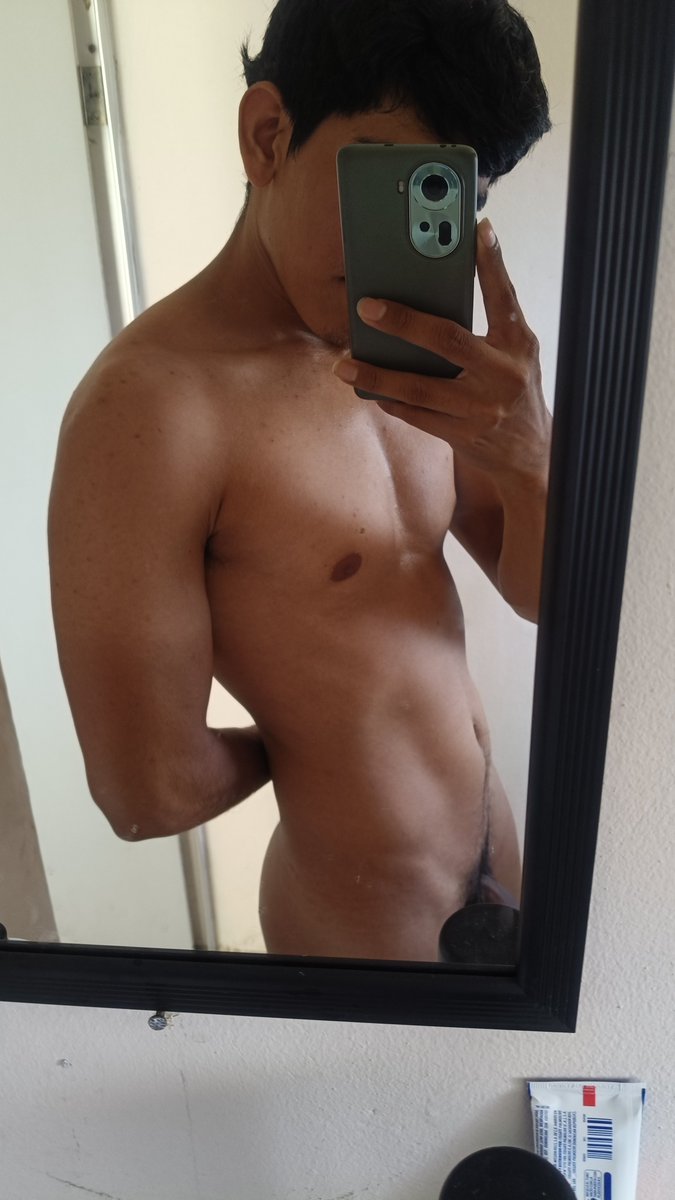 EDLR99's tweet photo. Uff body fit sigueme todos RT Y SUSCRIBETE AMI TG https://t.co/lNxTqUhJGF
