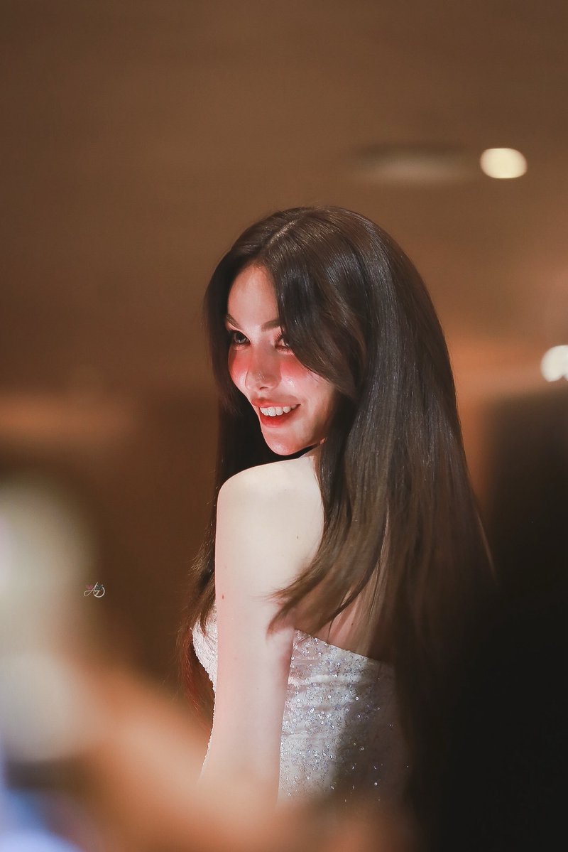 ooo_aeyyy's tweet photo. สะบัดต่อไม่รอละนะ 🤍✨

#INHAMONYPressConXCharlotte
#INHARMONYPressConXCharlotte
#ชาล็อตออสติน #CharltoteAustin 
@itscharlotty https://t.co/wWGsKToBVX