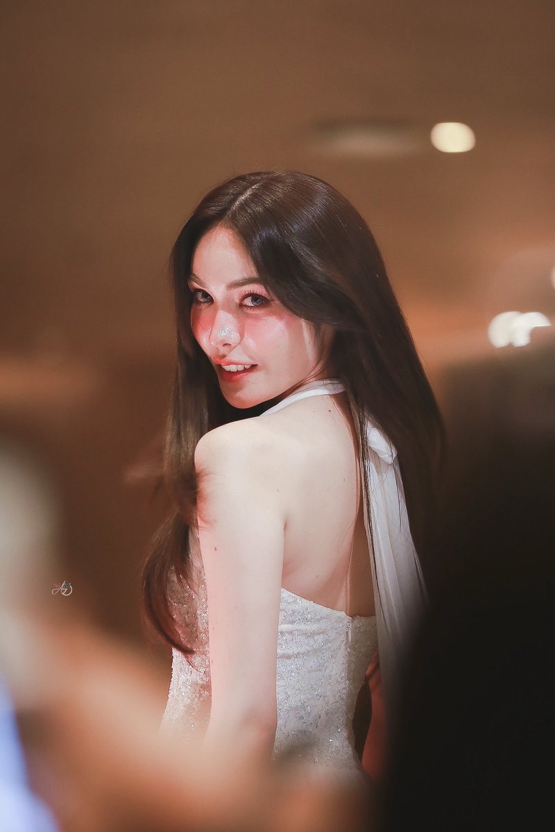 ooo_aeyyy's tweet photo. สะบัดต่อไม่รอละนะ 🤍✨

#INHAMONYPressConXCharlotte
#INHARMONYPressConXCharlotte
#ชาล็อตออสติน #CharltoteAustin 
@itscharlotty https://t.co/wWGsKToBVX