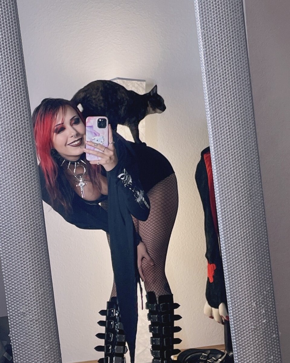 AluaModels's tweet photo. "You guys are the best. I've only been on here for a minute but I am loving it so far. I've met a few cool people and already made enough to buy a couple bags of cat food, so we're on a roll. Definitely a positive experience" - Scarlet

💌 Alua : https://t.co/YqFJUHPBM6 https://t.co/t2uTN6DDv0