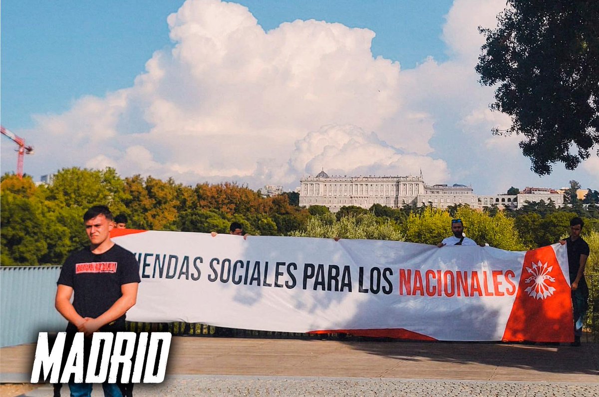 JFalange's tweet photo. 𝑺𝑰𝑵 𝑯𝑶𝑮𝑨𝑹 𝑵𝑶 𝑯𝑨𝒀 𝑭𝑼𝑻𝑼𝑹𝑶 🔥

Concluye la campaña por la vivienda realizada en distintos puntos de España. 

La vivienda es un derecho fundamental que todo español debería poder optar.

𝐔𝐧𝐞𝐭𝐞 𝐚 𝐧𝐨𝐬𝐨𝐭𝐫𝐨𝐬 ! https://t.co/wNRO8q4HD1