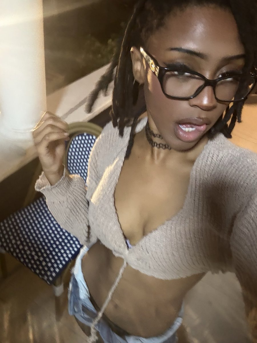 snoozefty's tweet photo. hot shittt https://t.co/UzvWIcPLQp