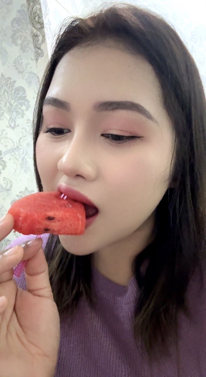 Kaimpai's tweet photo. แตงโมหวานเจี๊ยบ
😋
พรุ่งนี้หมอโรสพร้อมนวดแล้วนะจ๊ะ 🥰

น้ำเริ่มลดแล้ว ใครคิดถึงอยากผ่อนคลาย
ทักมาจองคิวกันได้เลยนะคะ 💆‍♀️💕
ฝากคิดถึงหมอโรสด้วยน้าาา 🌹

📲 Line : rosie_12345698

#หมอโรสนวดรังสิต #นวดรังสิต #นวดใกล้���ัน #ร้านนวดสายไหมรังสิต https://t.co/4qxq8NtZOg