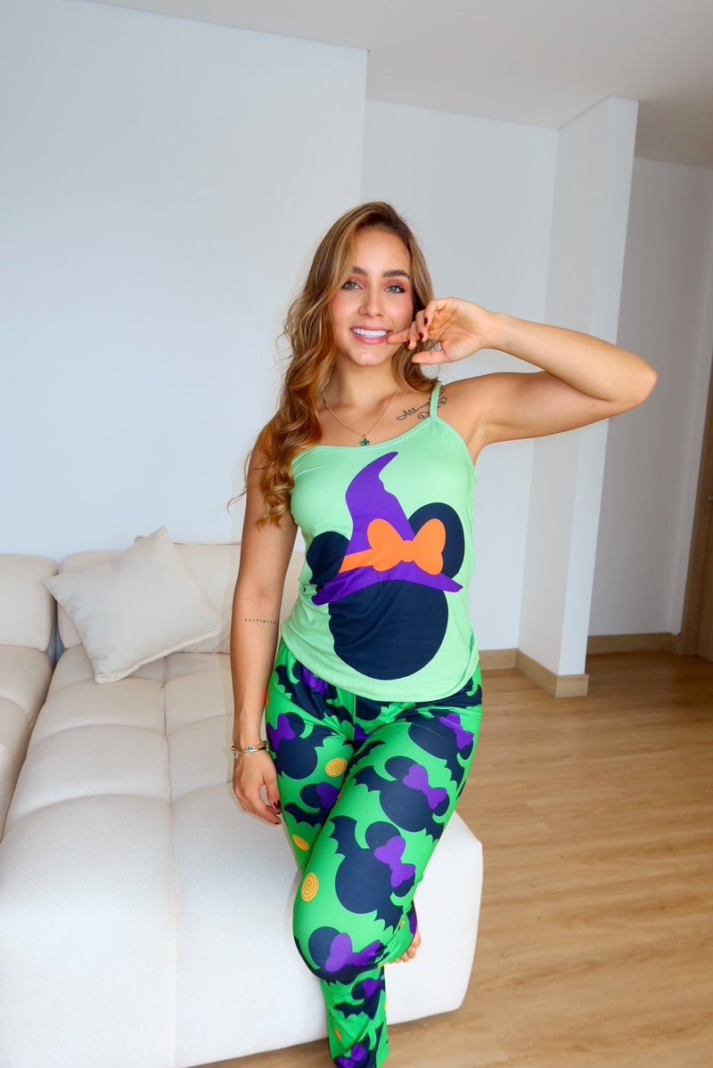 LaRomicita13's tweet photo. 👻🎃 Tenemos PIJAMAS DE HALLOWEEN 🖤
✨ De short y de pantalón ✨ 😏🔥

Modelos divinos para dejar a alguien hechizado 👀

Pantalón💰 $52.000 + envío
Short💰 $48.000 + envío

📲 contacto:
👉 https://t.co/XiGdexW97s
📸 https://t.co/2pZrXtvRgQ

¿Me regalas un RT + ❤️? 🖤🎃 https://t.co/595EzWEWrW