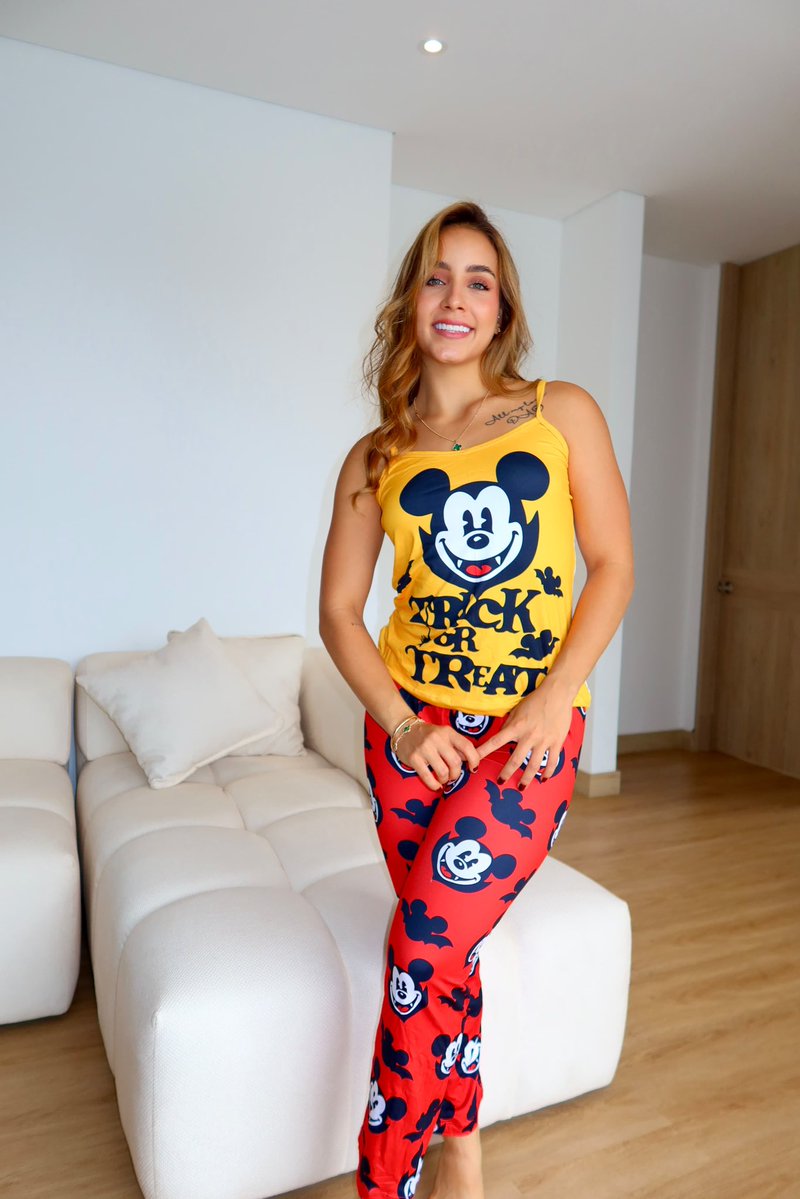 LaRomicita13's tweet photo. 👻🎃 Tenemos PIJAMAS DE HALLOWEEN 🖤
✨ De short y de pantalón ✨ 😏🔥

Modelos divinos para dejar a alguien hechizado 👀

Pantalón💰 $52.000 + envío
Short💰 $48.000 + envío

📲 contacto:
👉 https://t.co/XiGdexW97s
📸 https://t.co/2pZrXtvRgQ

¿Me regalas un RT + ❤️? 🖤🎃 https://t.co/595EzWEWrW