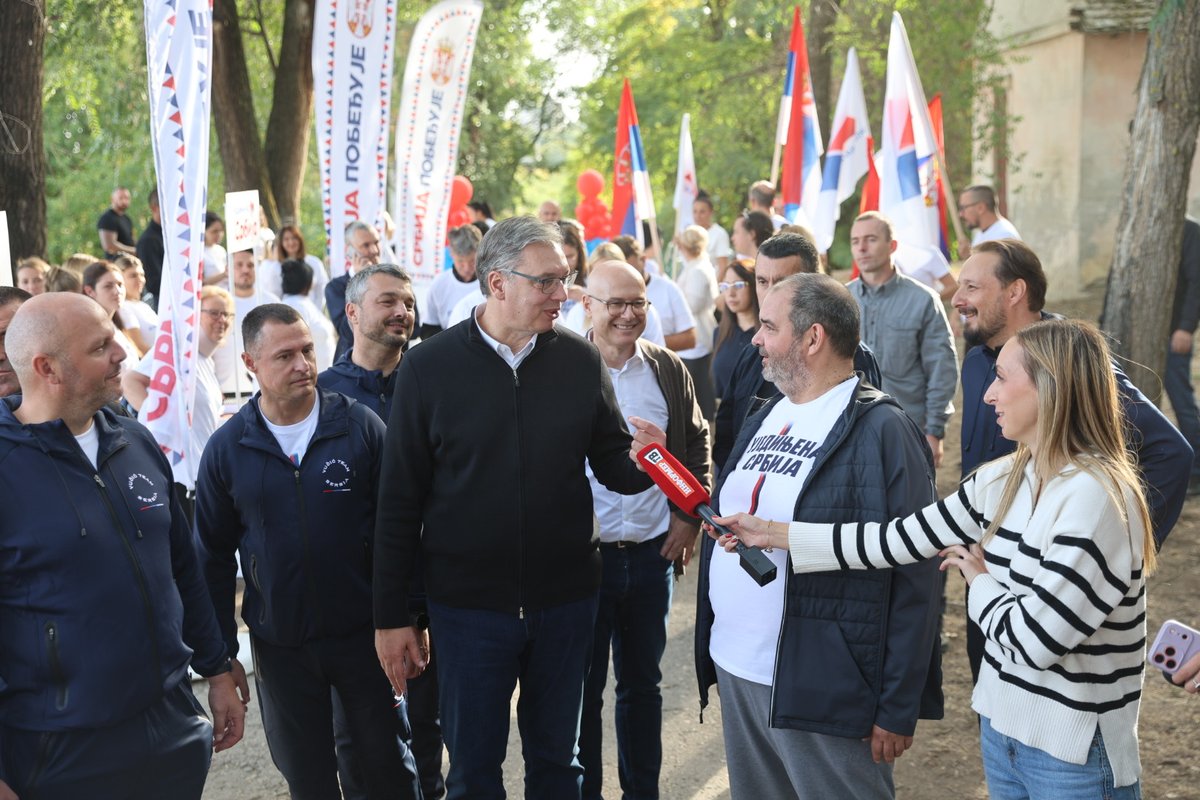 sns_srbija's tweet photo. Носилац листе "Александар Вучић - Уједињена Србија" Александар Вучић @avucic поручио је да ће та листа победити на изборима ако стране службе нешто не измисле, као и да је политичким противницима све јасније да ће изгубити изборе.
https://t.co/kfkW2gHOA7 https://t.co/hJRnoMQz8q