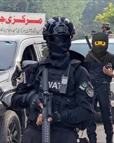 om7xar's tweet photo. @MarkhorTweet Picture from Islamabad a Pakistani murtad with an American M4A1 rifle 😂😂 SWAT 🤡 https://t.co/j4R9FWJB0X