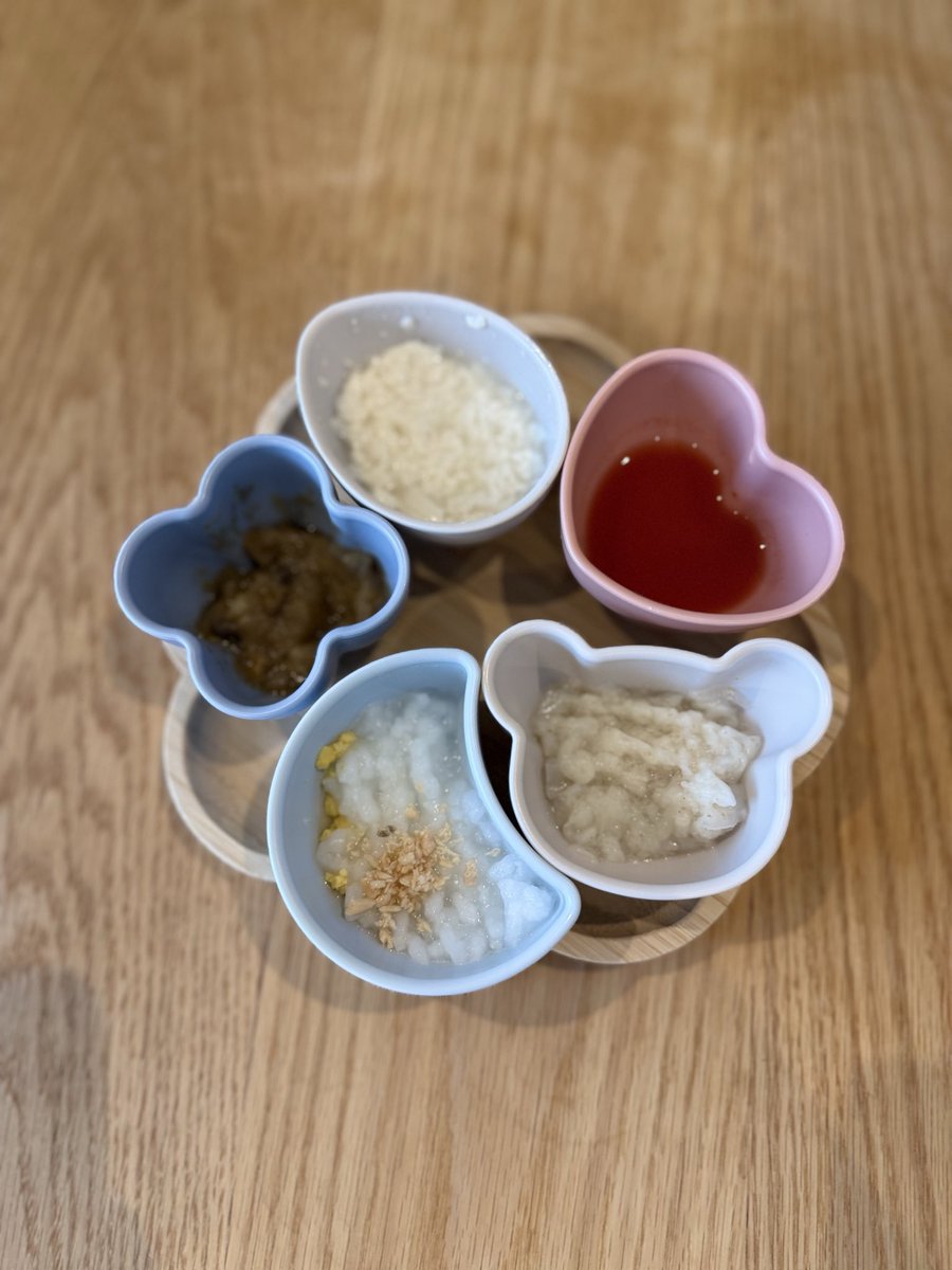 chaytealateee's tweet photo. 2026.10.5
👶🏻8m13days
📍DAY50
🍚7倍粥+鮭+黄身小さじ4、🆕パン粥小さじ1、トマト小さじ2、バナナきな粉小さじ3、豆腐小さじ4

初めてのパン粥は不味そうに出した。
トライするも嫌みたいw
全体的に今日はあんまりな感じだったかな。 https://t.co/Pc0x8MfiUc