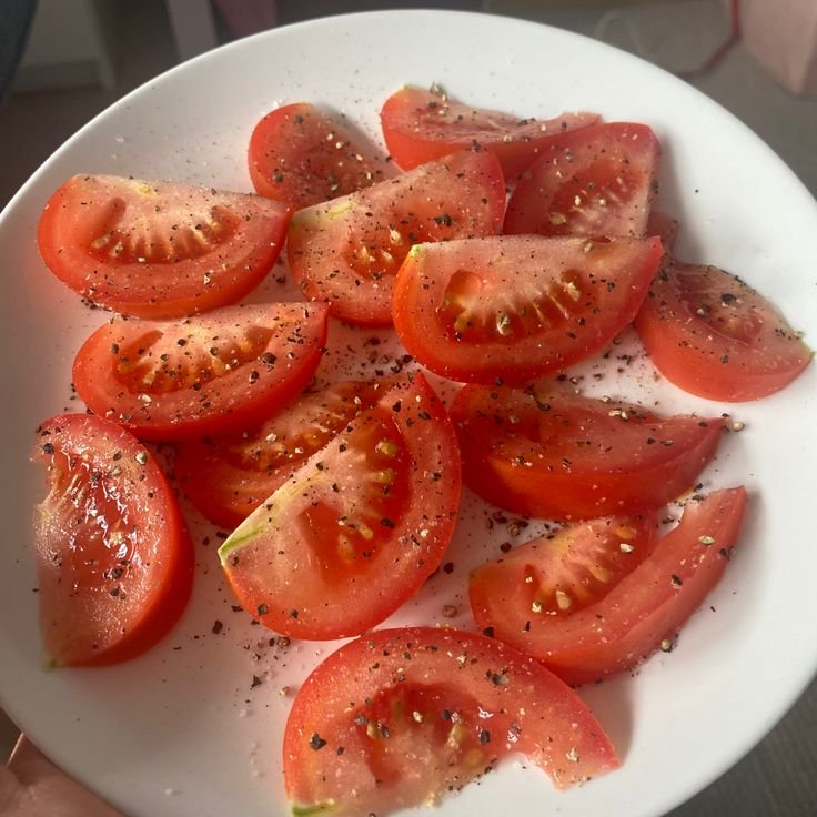 Hollow_bones00's tweet photo. MUST TRY low-cal snack idea: pop a sliced tomato in the microwave, then drizzle pepper on top. It's my GO-TO (not my photo) https://t.co/RF3IeGZlnv