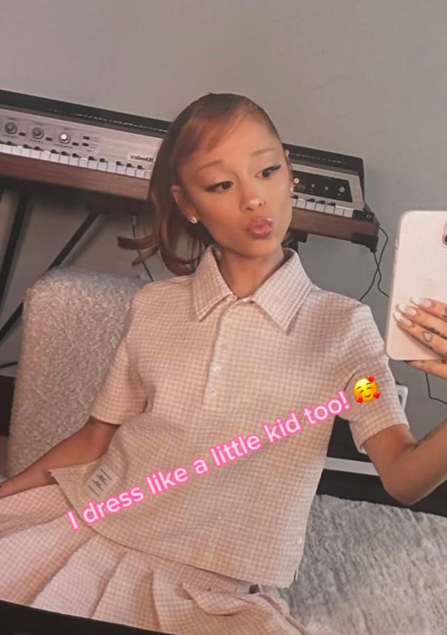 averynastyguy's tweet photo. Deer @ArianaGrande I will goon to these photos until i get new ones thank u next #loveshoes #MAKEITHAPPENGAIN #please #goon #goonette https://t.co/qjMECtaU4m