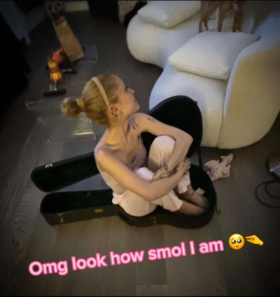 averynastyguy's tweet photo. Deer @ArianaGrande I will goon to these photos until i get new ones thank u next #loveshoes #MAKEITHAPPENGAIN #please #goon #goonette https://t.co/qjMECtaU4m