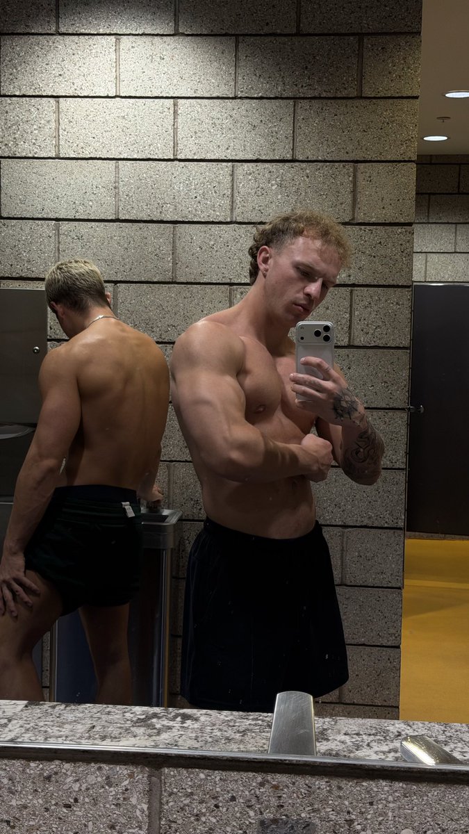mastertrev0r's tweet photo. you like blonde chads? https://t.co/wfJLjzgWkC