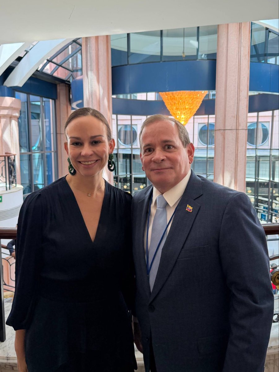 JuanPGuanipa's tweet photo. En México tuve la oportunidad de conversar con María Claudia Tarazona, esposa de Miguel Uribe.

Un encuentro muy especial para recordar a Miguel, su lucha y una frase que pronunció en junio de 2025 y que los venezolanos no olvidamos: “si en Venezuela no hay libertad, en Colombia nunca habrá paz”.

A María Claudia y a toda su familia, mi abrazo, mi respeto y mi solidaridad. El compromiso de Miguel con la libertad de nuestros pueblos sigue presente.