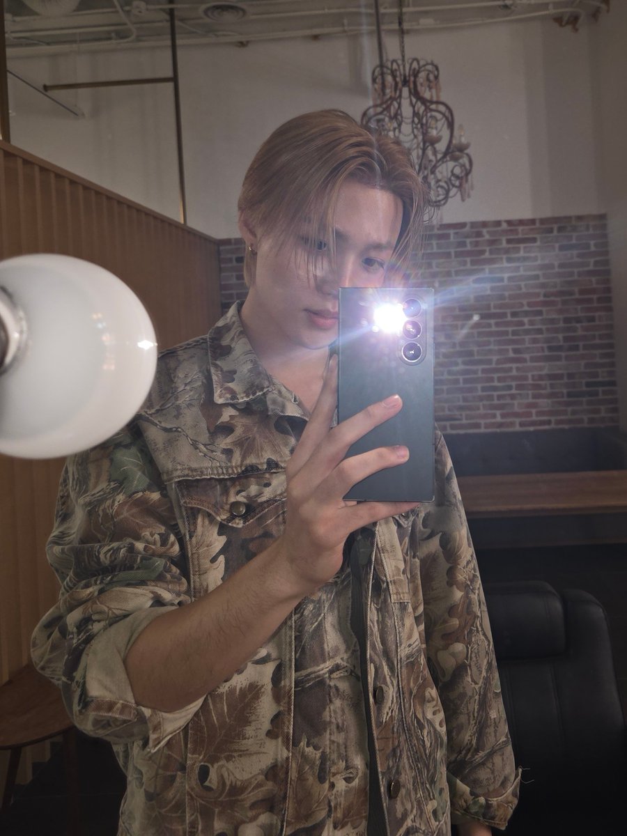 daintydobby's tweet photo. the arm hair is crazy 😖💘 https://t.co/gMsSGvPHaq