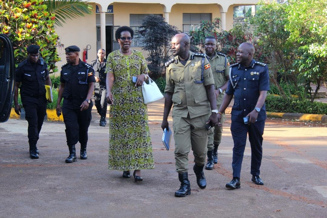 DrOkiria's tweet photo. This afternoon, I represented the Inspector General of Government, Lady Justice Naluzze Aisha Batala, at the Senior Command and Staff College, Bwebajja, where I delivered a lecture on “The Role of the @IGGUganda  in Promoting Public Accountability.”

I engaged the officers on the critical role of the Inspectorate in promoting integrity, strengthening accountability, and fostering a culture of responsible leadership in public service.

Public accountability is essential to building public trust and ensuring that those entrusted with responsibility serve with integrity and in the best interests of the people.

#PublicAccountability