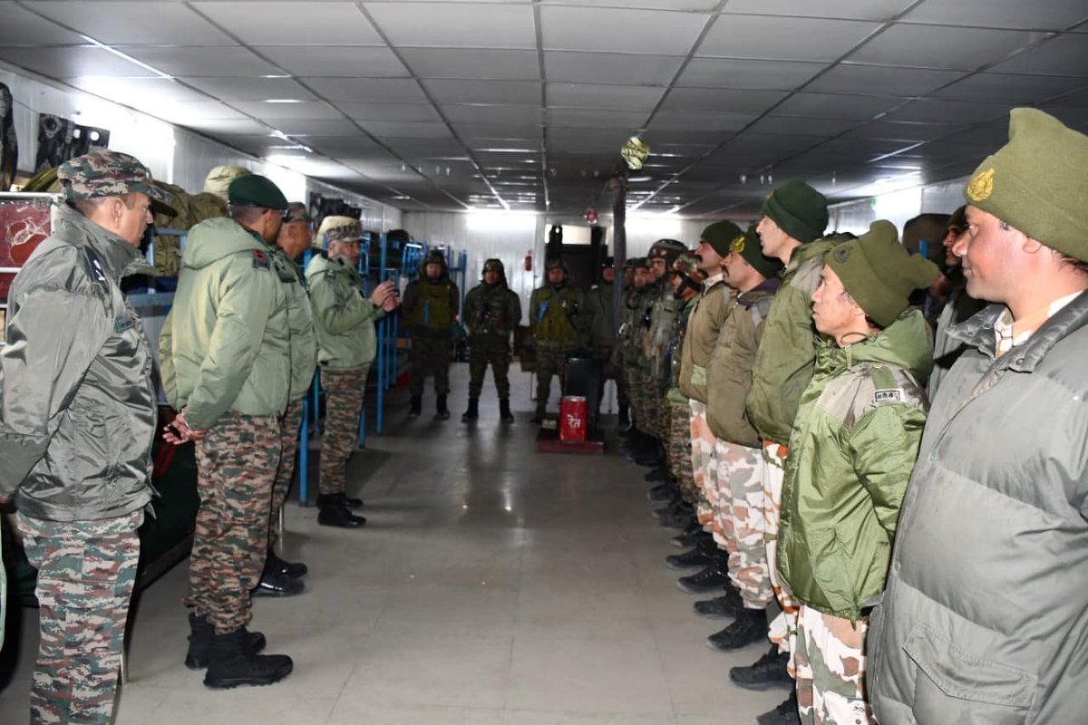 armylover247's tweet photo. Strengthening Operational Readiness 🇮🇳 Lt Gen Madanraj Pande, GOC #FireAndFuryCorps, visited forward areas to review the operational preparedness, combat readiness and sustainability of units deployed in the challenging high-altitude terrain.
https://t.co/t0uNJgAtxe