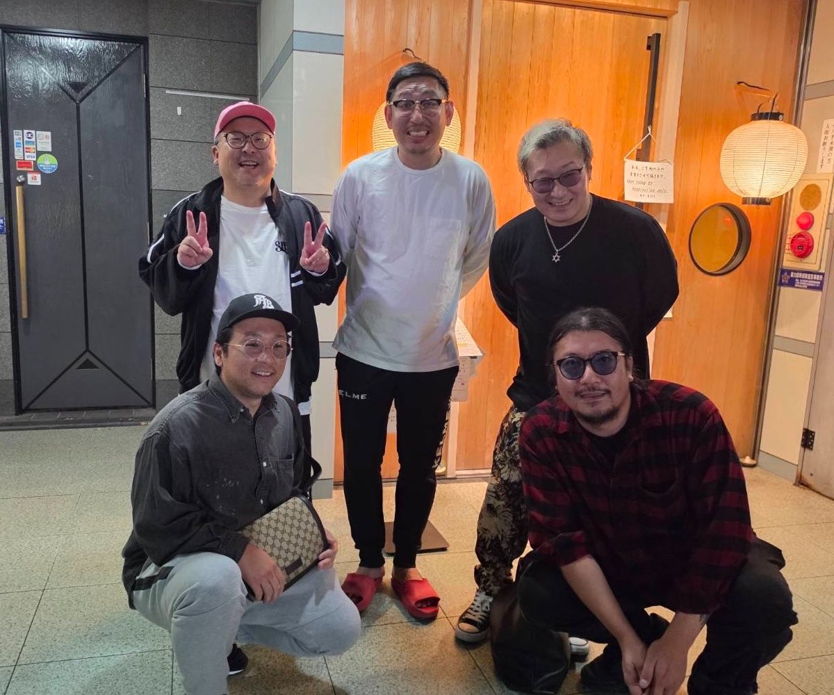 Joe_suzuki228's tweet photo. 今夜は急遽素敵な会が開催されました✨

遠い所から大ちゃんアフロさんZさん俺ら何かに会いに来てくださいまして素敵な会が開催となりました🙇ありがとうございました🔥

好きやわこの人達。。。

皆んなが愛しとる気持ち分かるぜ

よーし最後まで読んでくれた皆様‼️‼️

企画行くぞ🔥

🎁総額10,000💰1,000❎10名🎁

条件は⬇️

✅この投稿を拡散と3名のフォロー👇
✅@homeless_name 
✅@afuro6464 
✅@tatatauo09 

締切は１０月１０日まで

よーー���ーーいドン