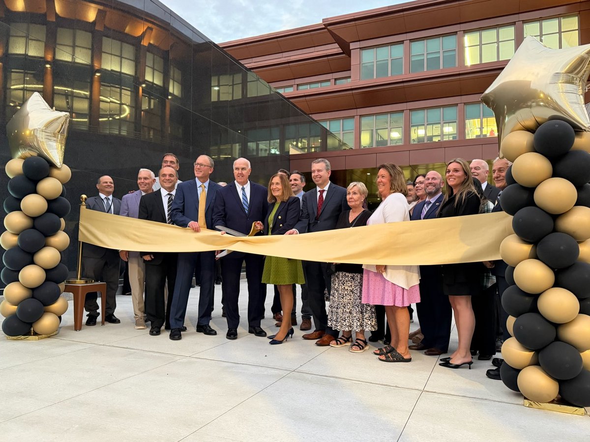 PMAConsultants's tweet photo. Northeast Metro Tech celebrated the ribbon cutting for its new high school, marking an exciting milestone for students, educators, and the 12 communities it serves.

PMA is proud to serve as the OPM working alongside the District, DRA Architects, and Gilbane. Congrats NEMT! https://t.co/E5rei4F0Pr