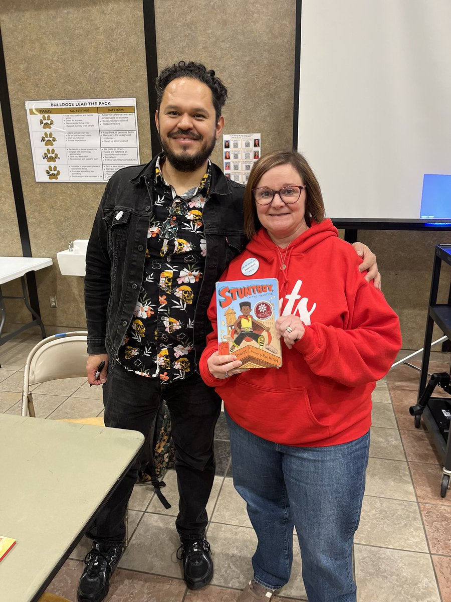 MMMSLibrary's tweet photo. What an awesome curriculum day!  A portion of our Friday was spent learning from Raul the Third, author &amp; illustrator. Inspiring words… especially when he mentions his childhood librarian! ✏️♥️📚 https://t.co/DINxWn51QX