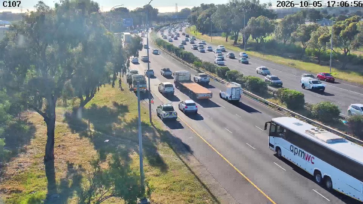 CapeTownFreeway's tweet photo. #Update: Stationary Vehicle: N1 Inbound after Monte Vista, all lanes open, no delays. #SaveKidsLives https://t.co/jgv6Y8RCQn
