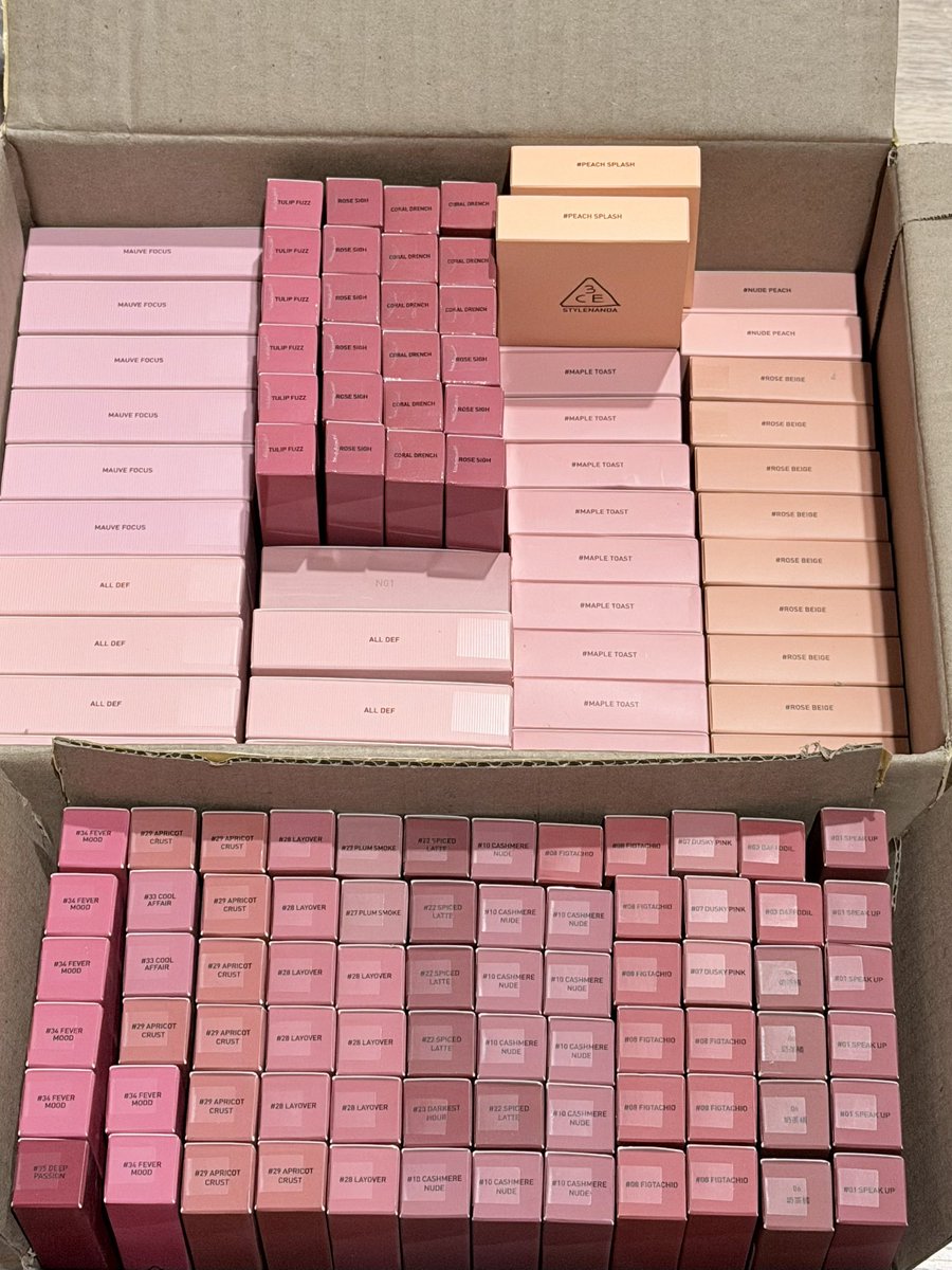 b_paticia's tweet photo. WTS ✨

Multi Eye Color Palette 350
Face Blush 250 
Misty Lip Bear 250
Velvet Lip Tint 250
Gummy Oil Tint 150 

สินค้าเหลือน้อยแล้วค่า สีมีตามในรูปค่า

📮ส่งเหมา 40 เหมือนเดิมจ้า 

#3CERoyalDatexPond 
#MULTIEYECOLORPALETTE https://t.co/vs6BlAiSL0