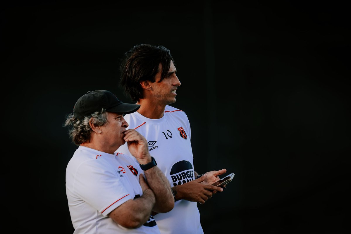 CanteraTica's tweet photo. Algunos de los grandes técnicos que tuvo Bryan Ruiz a lo largo de su carrera

🇵🇹Jorge Jesus
🇦🇷Jorge Sampaoli
🇧🇪Michel Preud’homme
🇳🇱Phillip Cocu, Martin Jol
Steve McClaren
La Volpe
Pinto
Ramírez
Guima
Medford

Una carrera rodeada de grandes nombres y distintas escuelas de fútbol https://t.co/PKuPjYHLoz