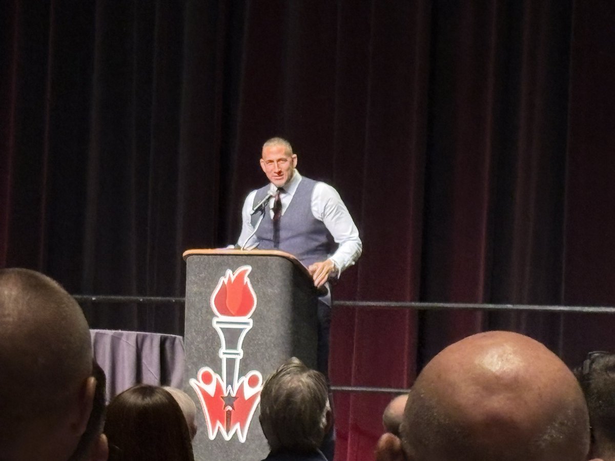 walker8208's tweet photo. A fantastic start to the @IAPSS_ORG @isbanews #INFallCon26 with an opening keynote from Gian Paul Gonzalez on going “ALL IN!” Excited for a great two days of learning and connecting! https://t.co/sA2RlbzvmT