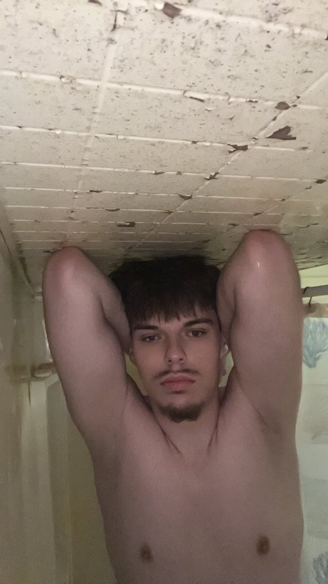 AlphaThizzy's tweet photo. Get that wallet leaking‼️

#FinDom #Cashmaster #cashgod #cashalpha #dom #sniff #serve #send #cashmaster #feet #malefeet #footfetish #findom #footworship #cashslave #finsub #domination  #trampling https://t.co/2jSww2wnxB
