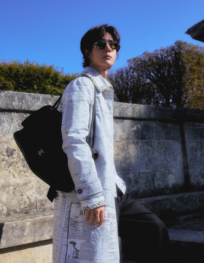 THEAURORA85's tweet photo. มาแล้วชาแนลเซตเต็ม ไม่รู้สวนไหนแต่ก็หวีดไปก่อน
#WangYibo #PFW 
#CHANELSpringSummer 
#ParisFashionWeek #CHANELShow https://t.co/k58zX68lC2