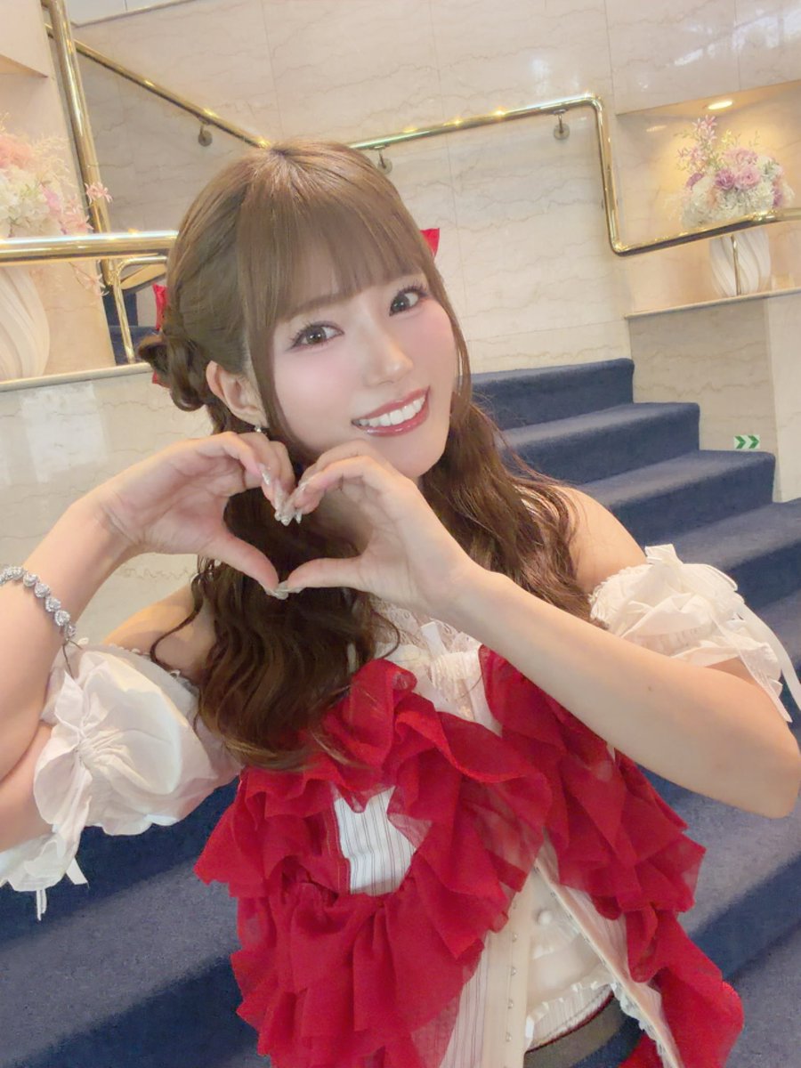 t_chiemi1006's tweet photo. お誕生日〜〜！
いつも応援してくださる皆さん、
支えてくださっている皆さん、
ありがとうございます💖
またひとつ大人になった田中もよろしくお願いします！！
はーとを飛ばす🫶🏻🫶🏻 https://t.co/y6OX1vCtXc