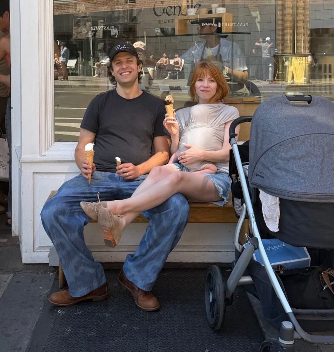 mythical_kat's tweet photo. Cole holding the smallest lil ice cream cone for the baby 😭😭😭😭😭🤍 https://t.co/JUStmAwYNK